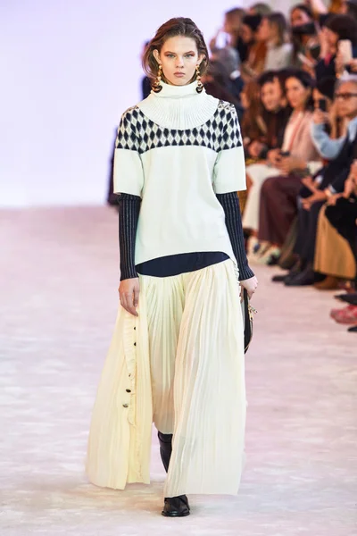 Look 13